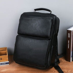 Mochila de Couro com Carregador Integrado G2 MOCHILA 01 Sr Alpha 