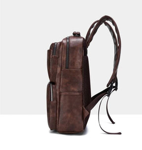 Mochila de Couro com Carregador Integrado G2 MOCHILA 01 Sr Alpha 
