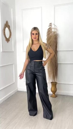 Calça Pantalona Cargo Couro Feminina